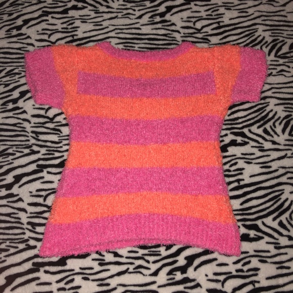 90s / y2k style fuzzy sweater v neck t shirt - Picture 6 of 6
